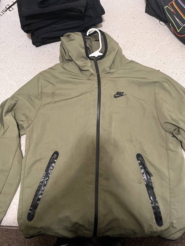 Nike Tech Green Wind Breaker