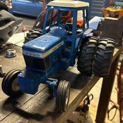 Ertl Ford Tractor 