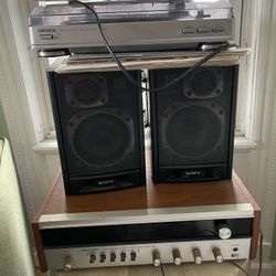 Record Player With Receiver, Turntable And Speakers 