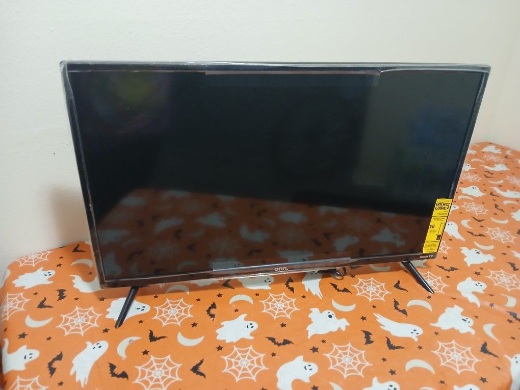 ROKU 32 Inch T.V. For Sale With Remote NEW.