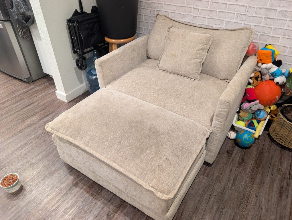 Single Sofa Chair w/ Ottoman