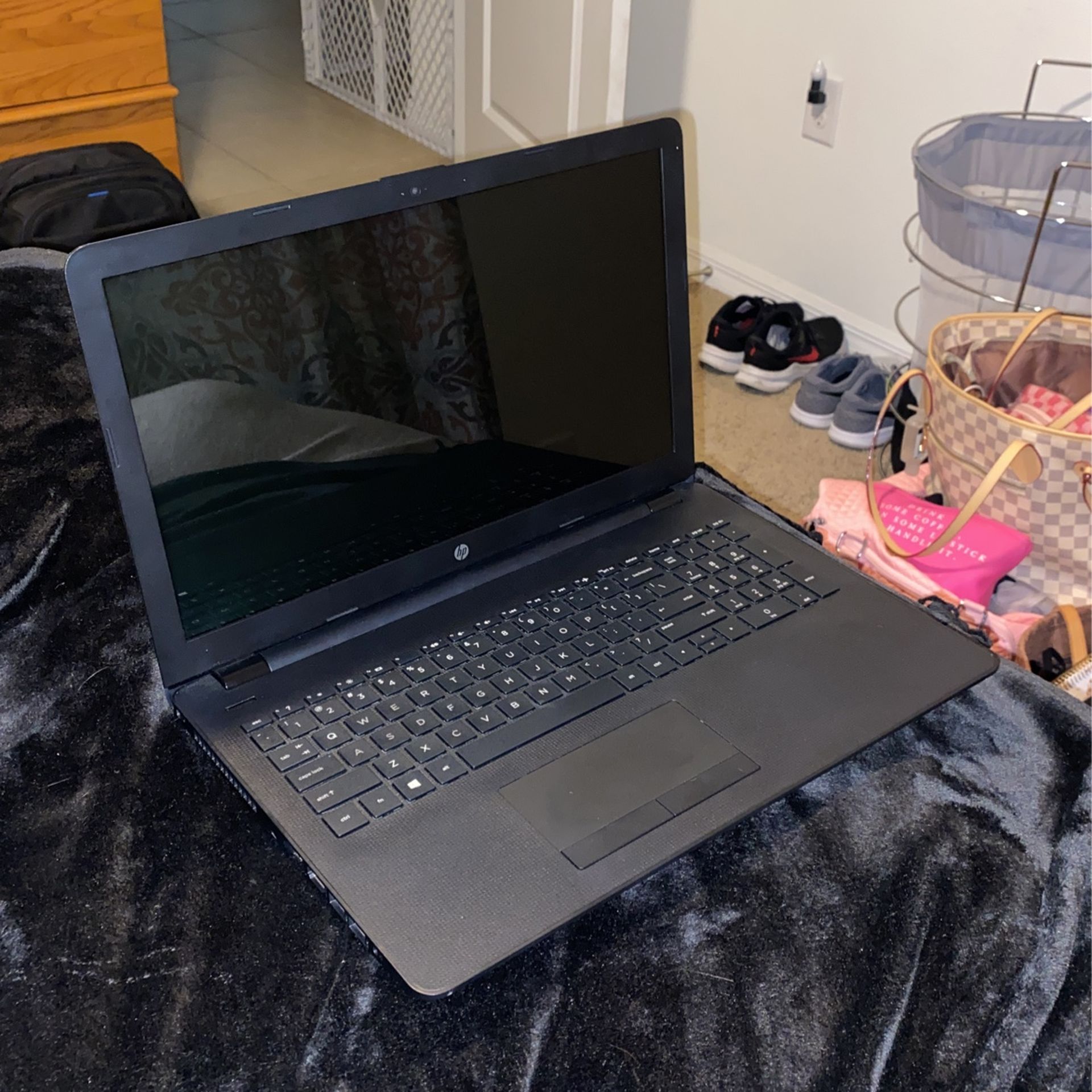 BRAND NEW HP LAPTOP