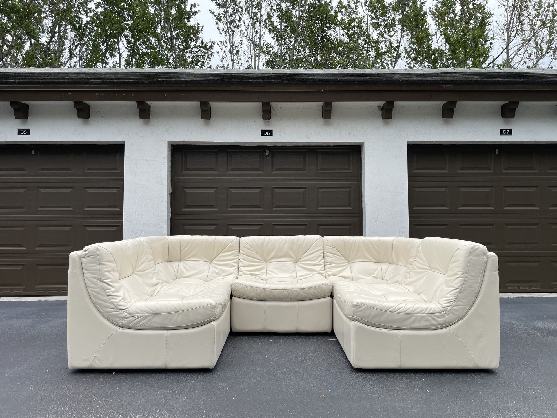 Couch/Sofa Sectional - Z Gallerie - Modular - Off White - Delivery Available 🚛