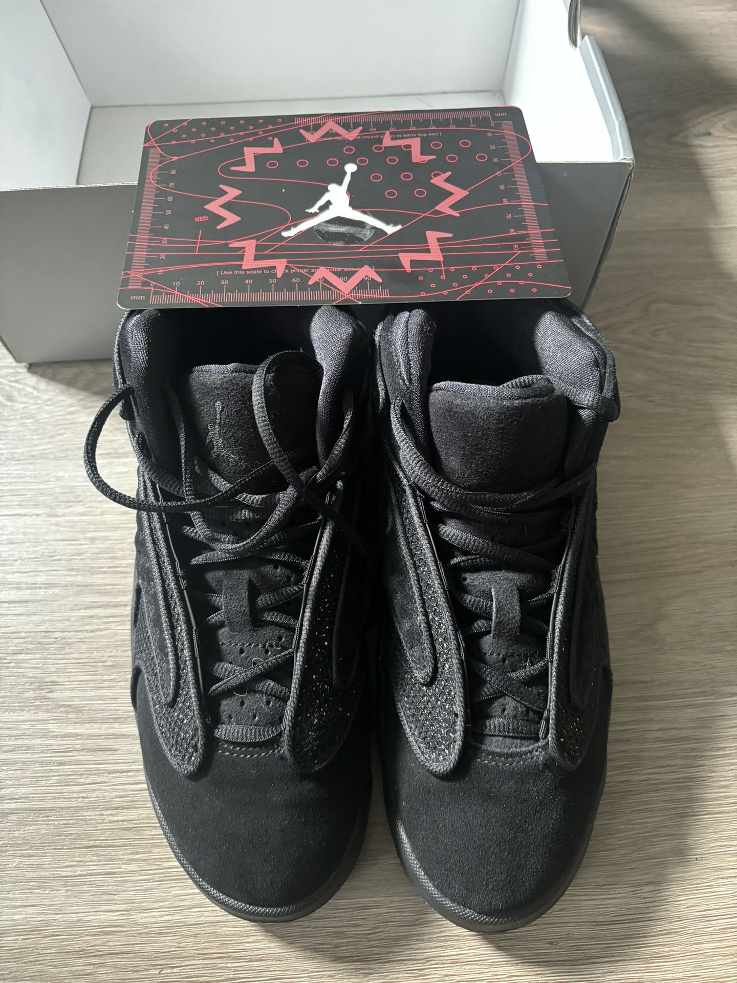 Wmns Air Jordan OG 'Black Metallic Gold