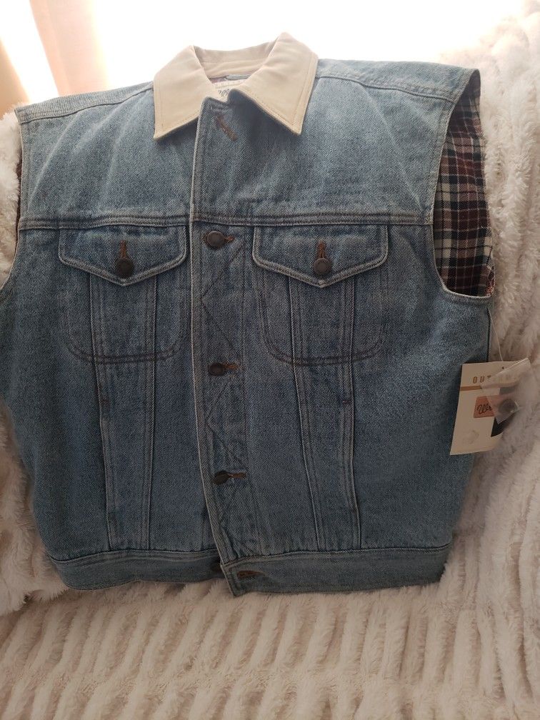 Beautiful Men's Wrangler Vest 