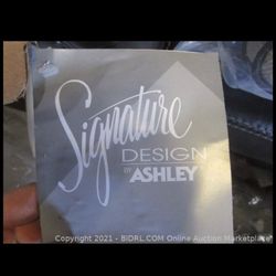 NEW SIGNATURE DESIGN ASHLEY COUCH