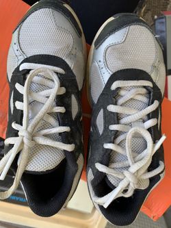Boys Nike shoes size 1