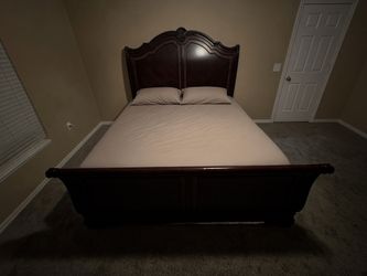 Elegant Dark Wood Nightstand + King Size Bedroom Set