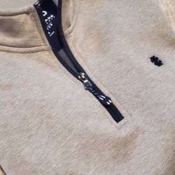 IZOD Men's Medium PullOver Half Zip Long Sleeved Sweatshirt