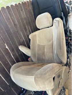 2003-2006 Chevrolet Tahoe suburban front driver seat