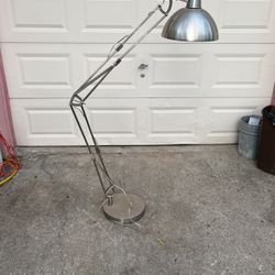 Very cool articulating lamp