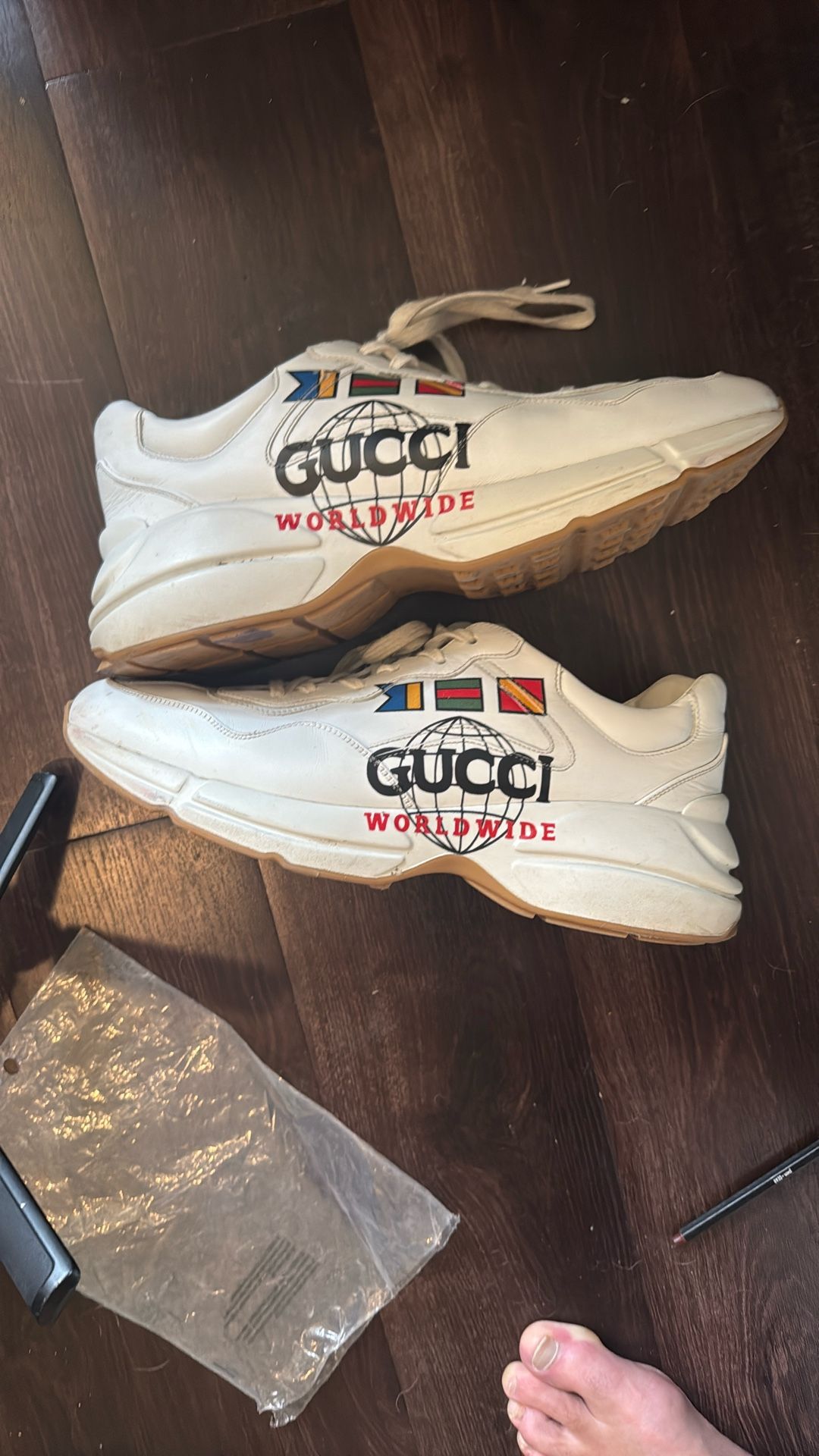 Gucci worldwide Sneakers