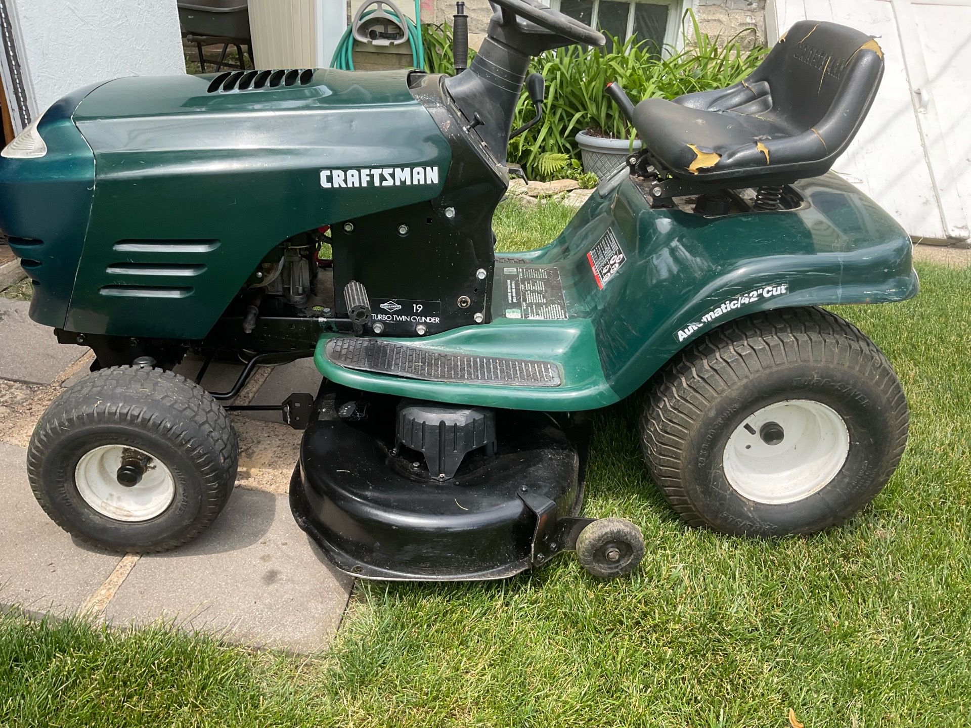 Craftsman 42 in. Lawn tractor