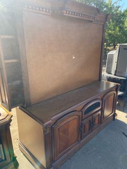Cabinet$40
