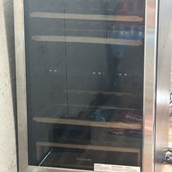 Wine 🍷 Cooler Fridge Like new 