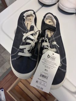 Time and Tru Scrunchback Canvas Sneakers Size 6.5