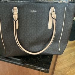 Guess Tote Purse 