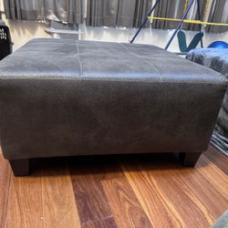 $20 - Oversize Ottoman 