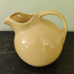 VINTAGE YELLOW TILT BALL PITCHER 