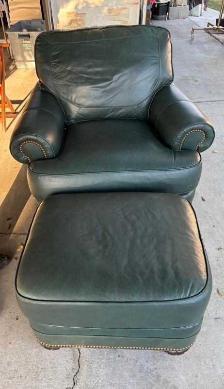 Chair With Ottoman