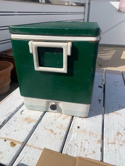 Classic Coleman Cooler