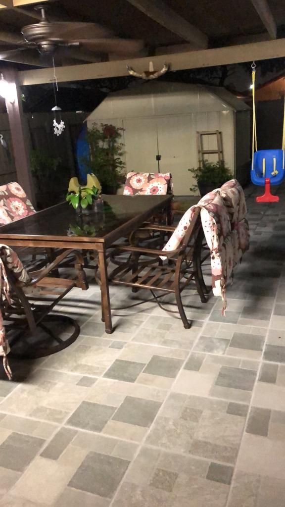Outdoor patio table and chairs for Sale in Miami, FL - OfferUp