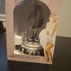 Marylin Monroe Porcelain Anniversary Clock
