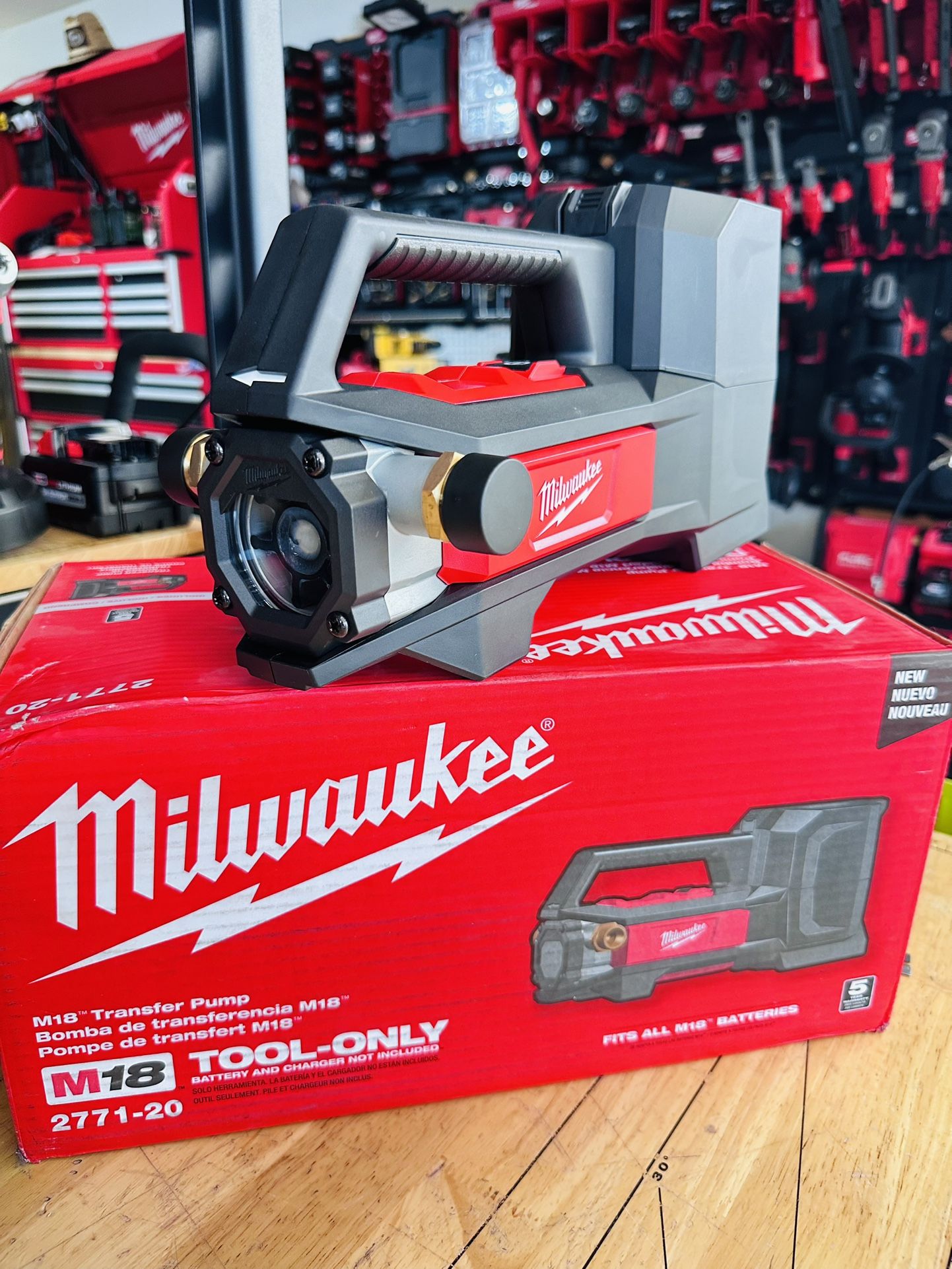 Milwaukee M18 18-Volt 1/4 HP Cordless Transfer Pump