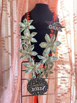 Centennial Color Leis With Money Included 