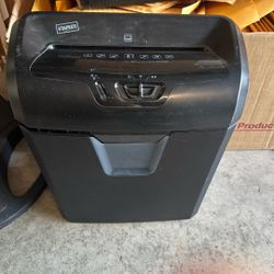 Staples Paper Shredder
