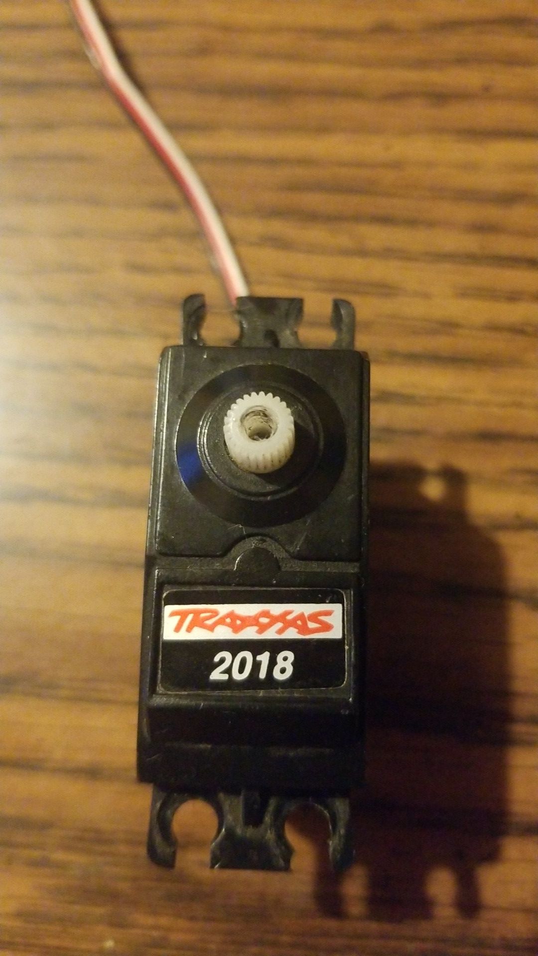 2 Traxxas 2018 180° servo