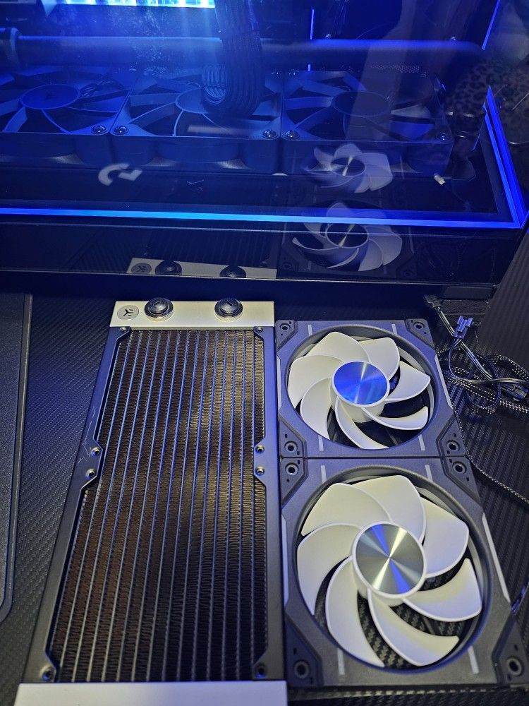 EKWB S240 Radiator And Phanteks D30 -120 Rgb Reversed Fans