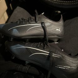 ULTRA 5 PUMA. SIZE 10 Black