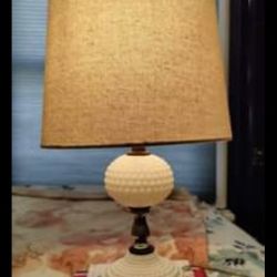Vintage leviton hobnail milk glass table lamp