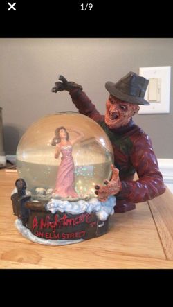 Freddy Krueger Snowglobe with box (Super Rare!!!)