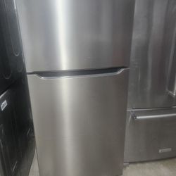 Fridgedaire Stainless Steel Fridge Top Freezer 
