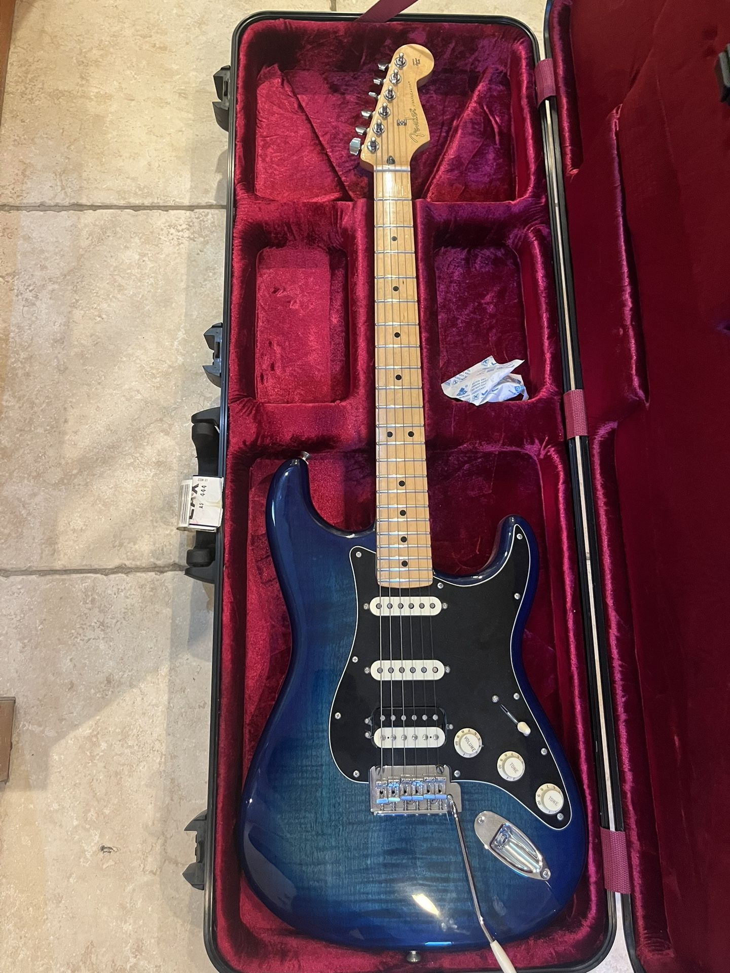 Fender MIM Strat (Mint) W/ Gator Flight Safe Hardshell Case (Brand New)