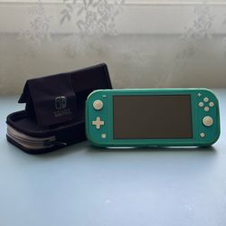 Nintendo Switch Lite + Case