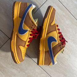 Nike SB Dunk Low Newcastle Brown Ale Size 6 (WORN ONCE )