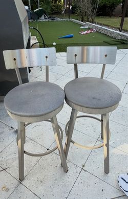 2 Modern Metal Bar Stools