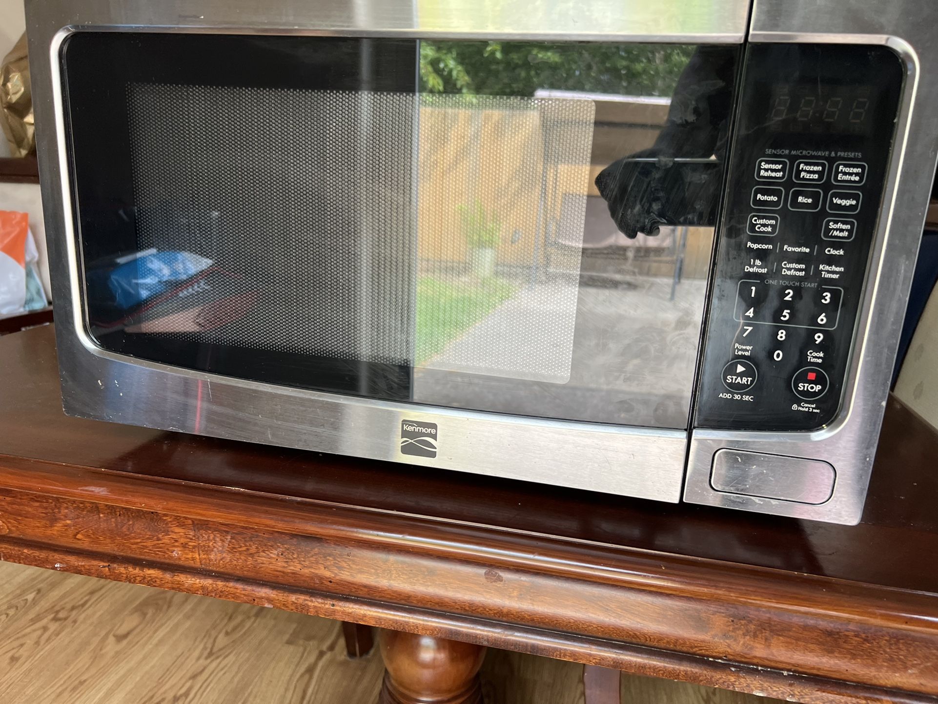 Kenmore Microwave 1100 Watts 
