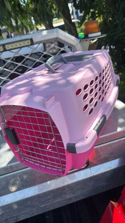 Pets pink traveling cage