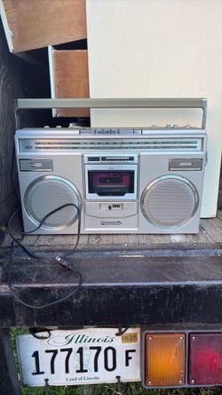 Vintage Panasonic 5100 cassette player and radio