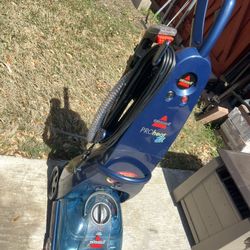 Like new of Bissell Proheat 2X carpet cleaner 