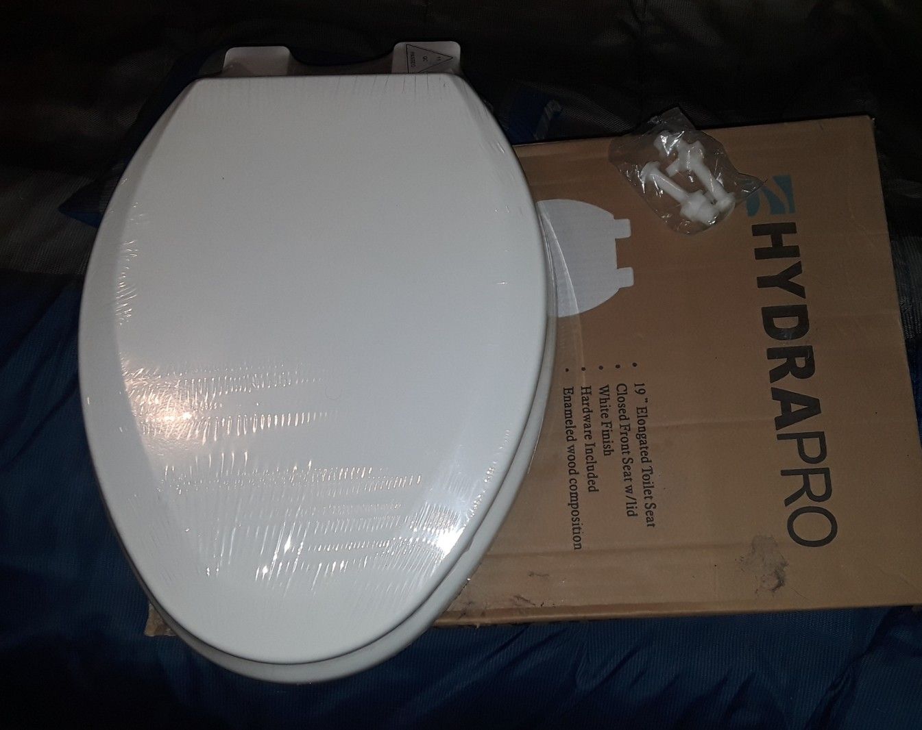 19" Elongated toilet seat "Hydrapro"