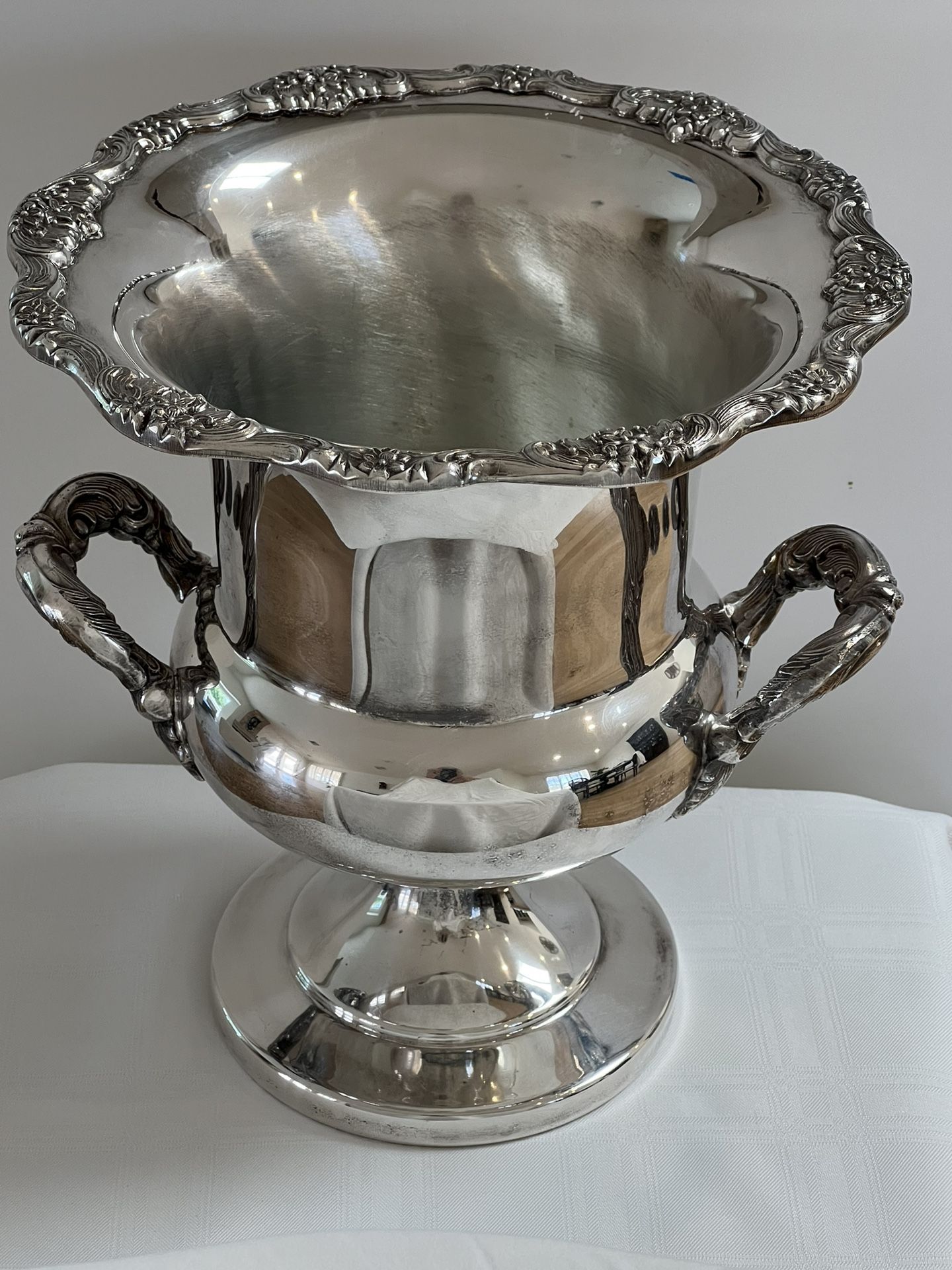 Vintage Silver Plate Champagne Bucket Wine Chiller Urn Vintage Silver Plate Champagne Bucket, Wine Chiller, Urn Shaped, Topiary
