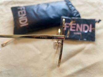NWOT Fendi Cat Eye Sunglasses for Sale in Elk Grove, CA  display picture 3
