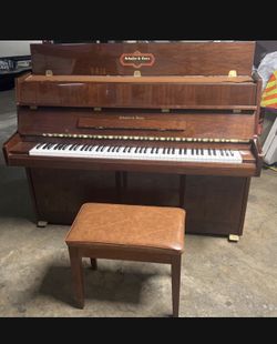 Schafer And Sons Upright Piano