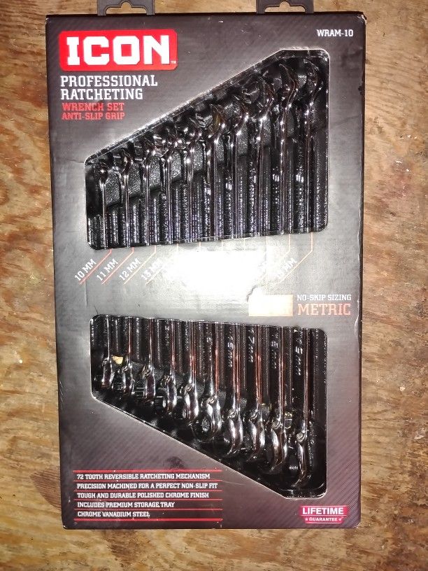Ratcheting Wrench Set