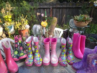 Girls kids rain boots western chief ..hello kitty ...frozen ....sizes 11 /12....13/1 ..12.....$8 and $10 fcfs firm all pre loved